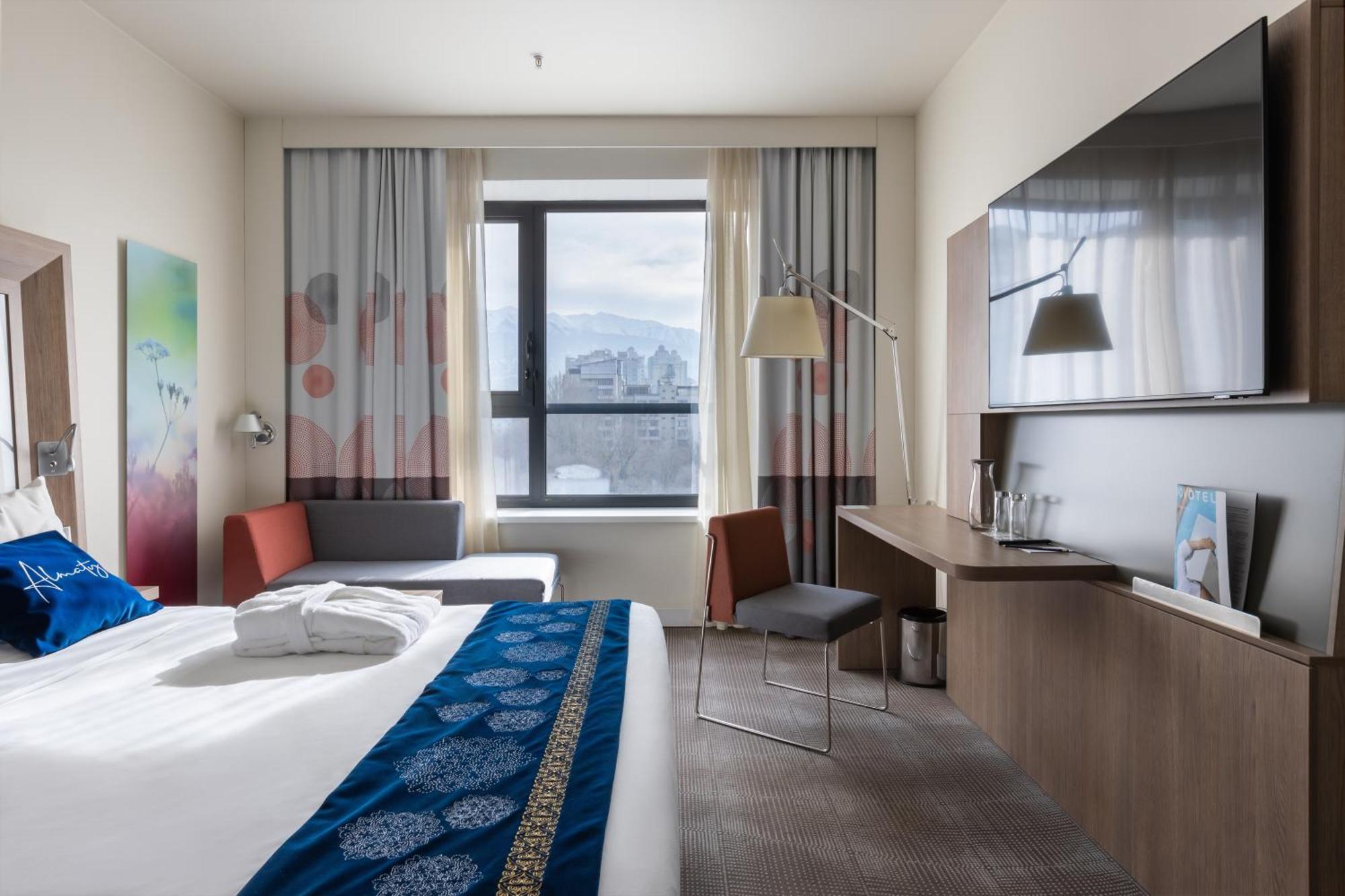 Novotel Almaty City Center Bagian luar foto