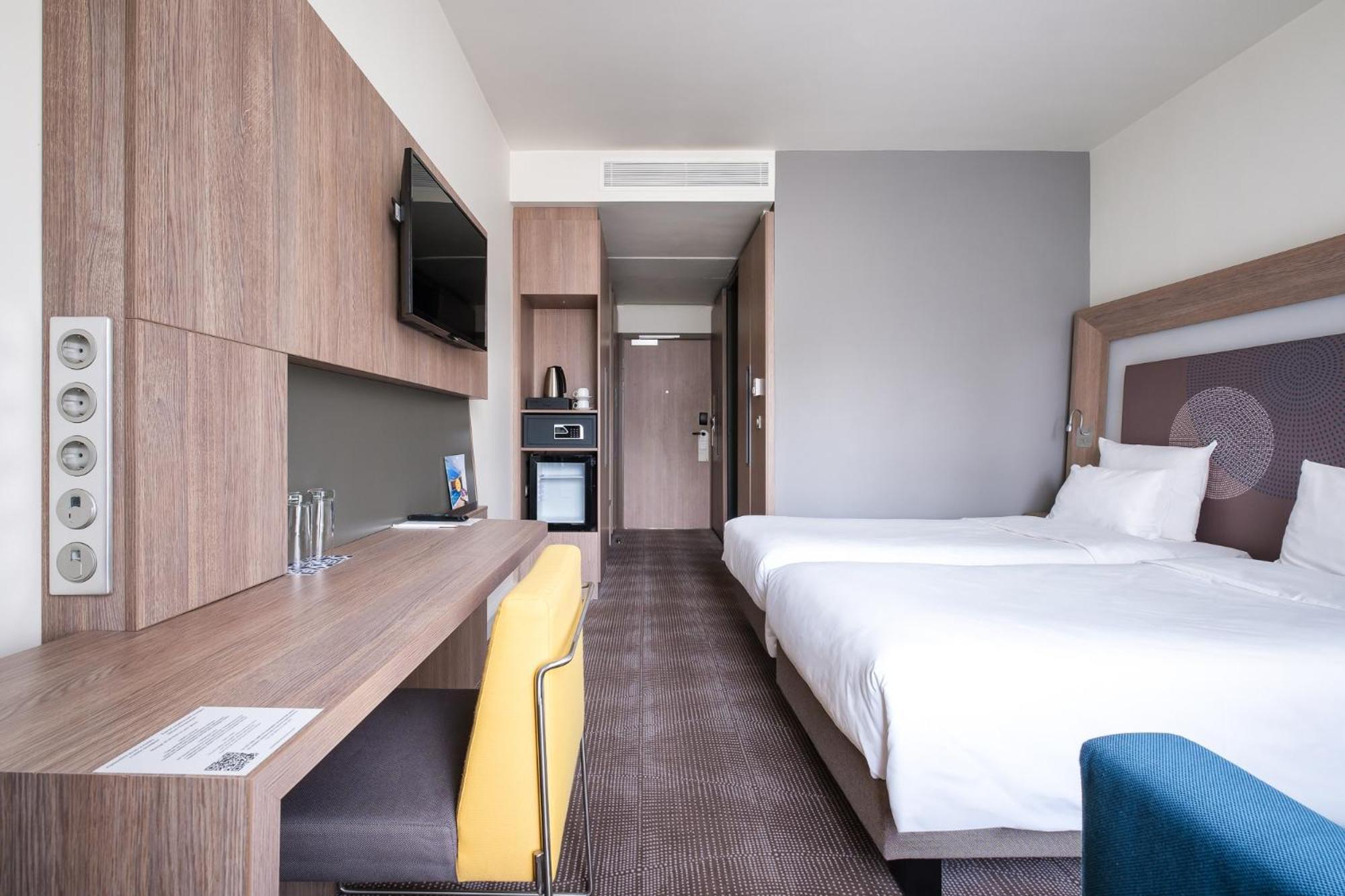 Novotel Almaty City Center Bagian luar foto