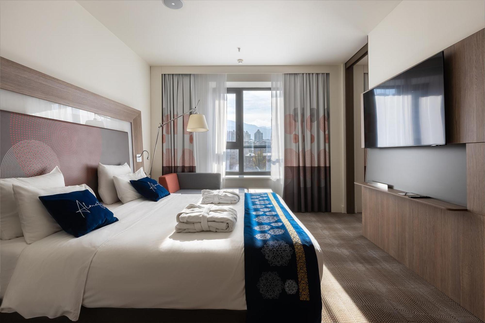Novotel Almaty City Center Bagian luar foto