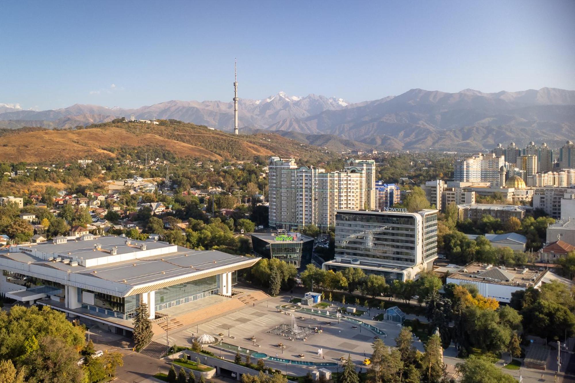 Novotel Almaty City Center Bagian luar foto